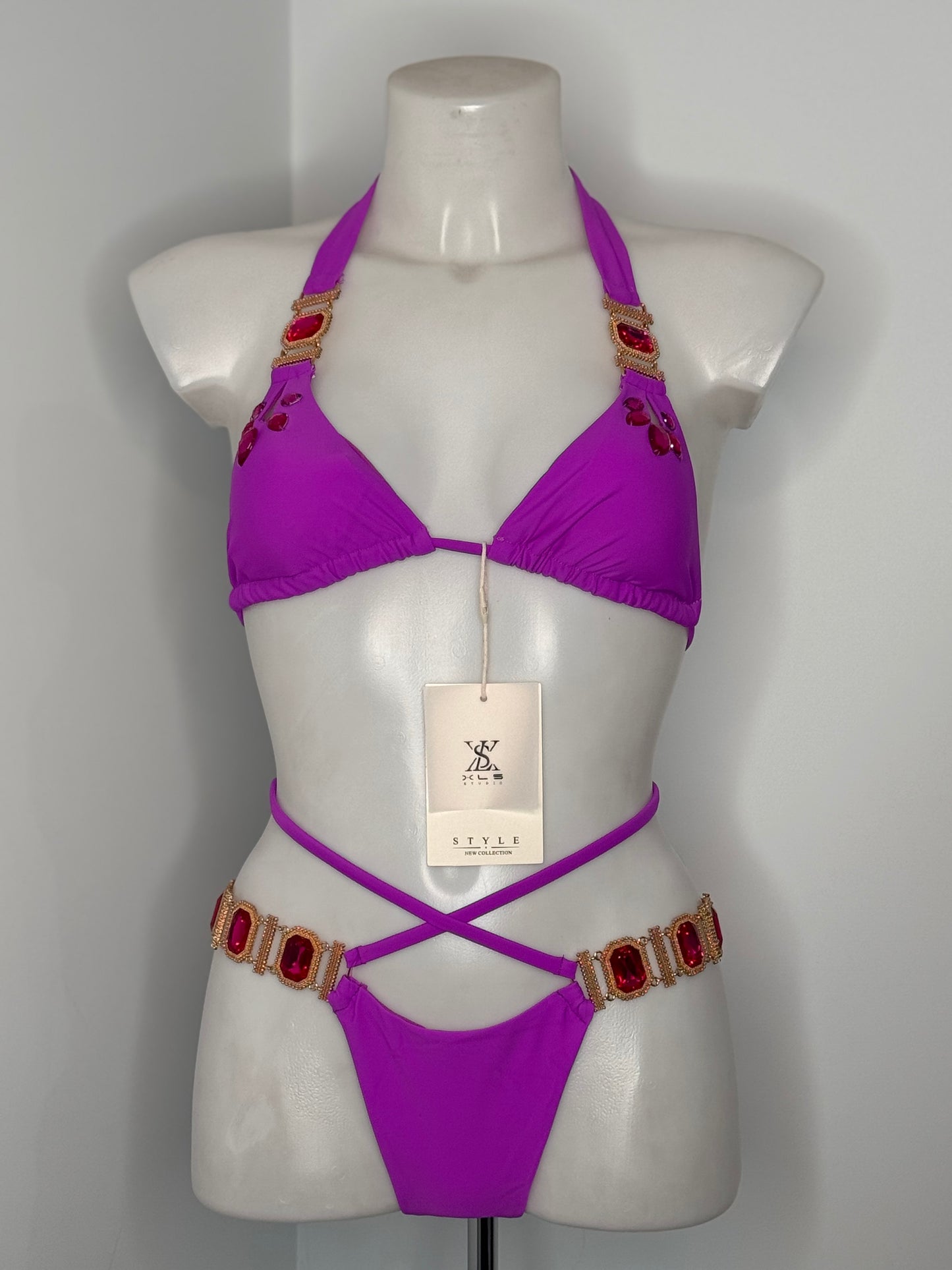 Bikini mira mare